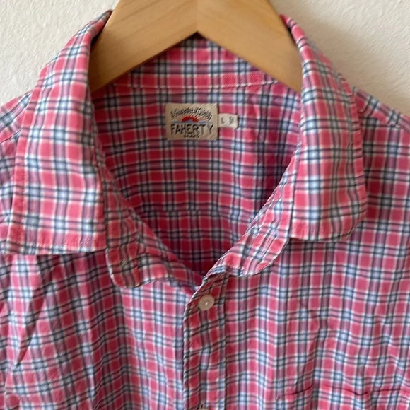 Faherty sz L Movement™ Shirt Classic Fit Blue Coral Plaid, great pre owned cond - Picture 6 of 7